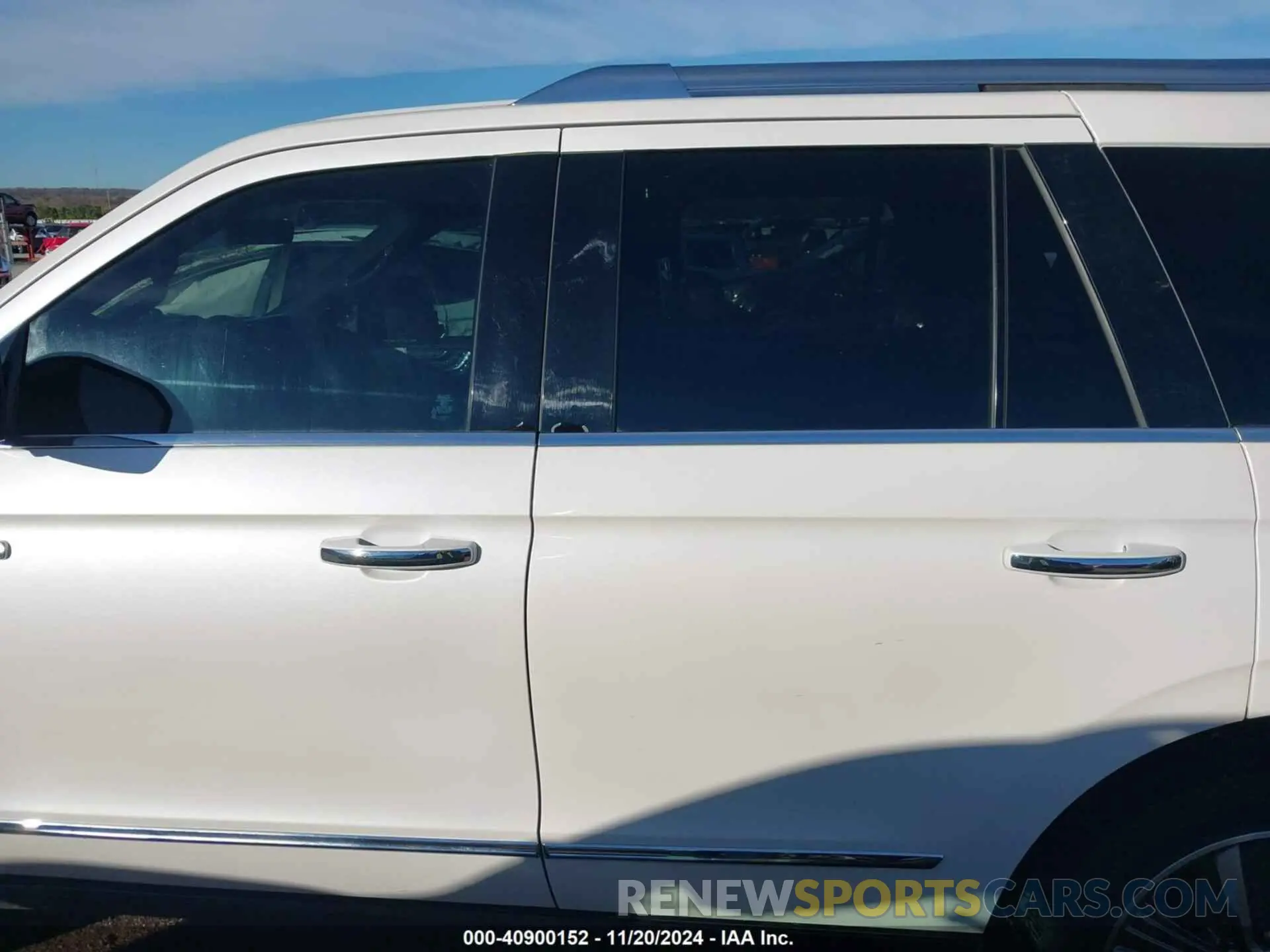 15 Photograph of a damaged car 5LMJJ2LT2KEL09194 LINCOLN NAVIGATOR 2019