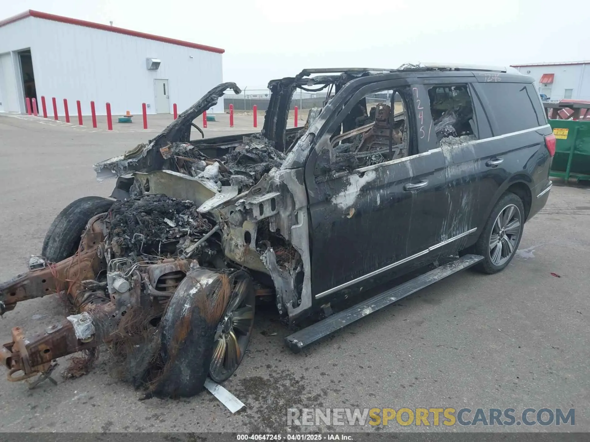 2 Photograph of a damaged car 5LMJJ2LT3KEL00715 LINCOLN NAVIGATOR 2019