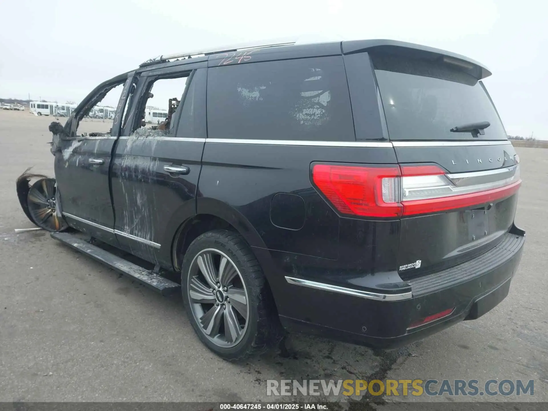 3 Photograph of a damaged car 5LMJJ2LT3KEL00715 LINCOLN NAVIGATOR 2019