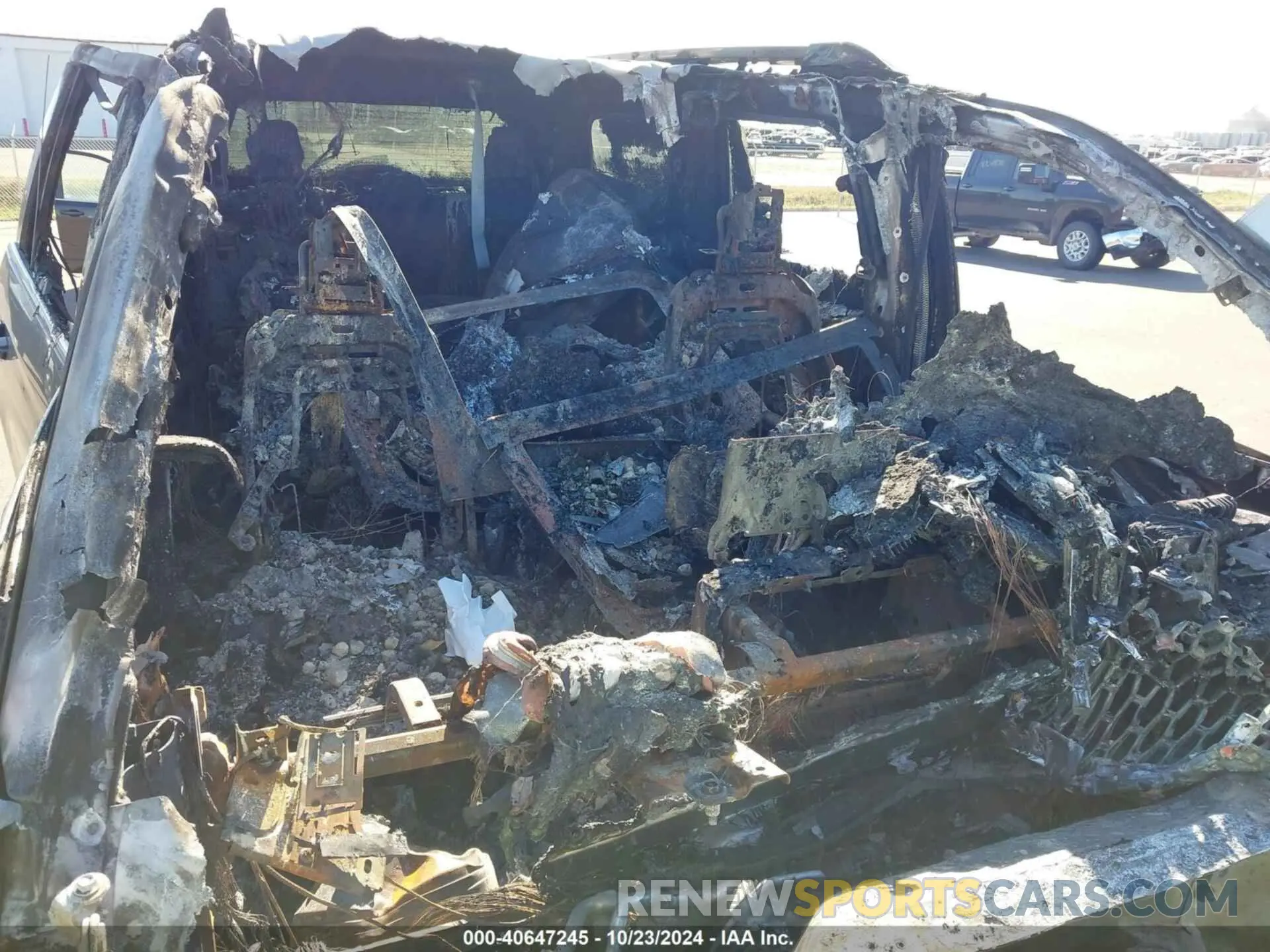 5 Photograph of a damaged car 5LMJJ2LT3KEL00715 LINCOLN NAVIGATOR 2019