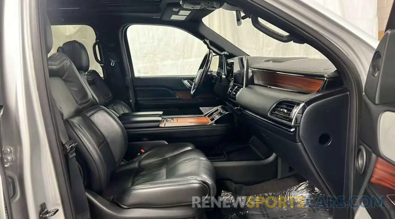 5 Photograph of a damaged car 5LMJJ2LT3KEL01508 LINCOLN NAVIGATOR 2019