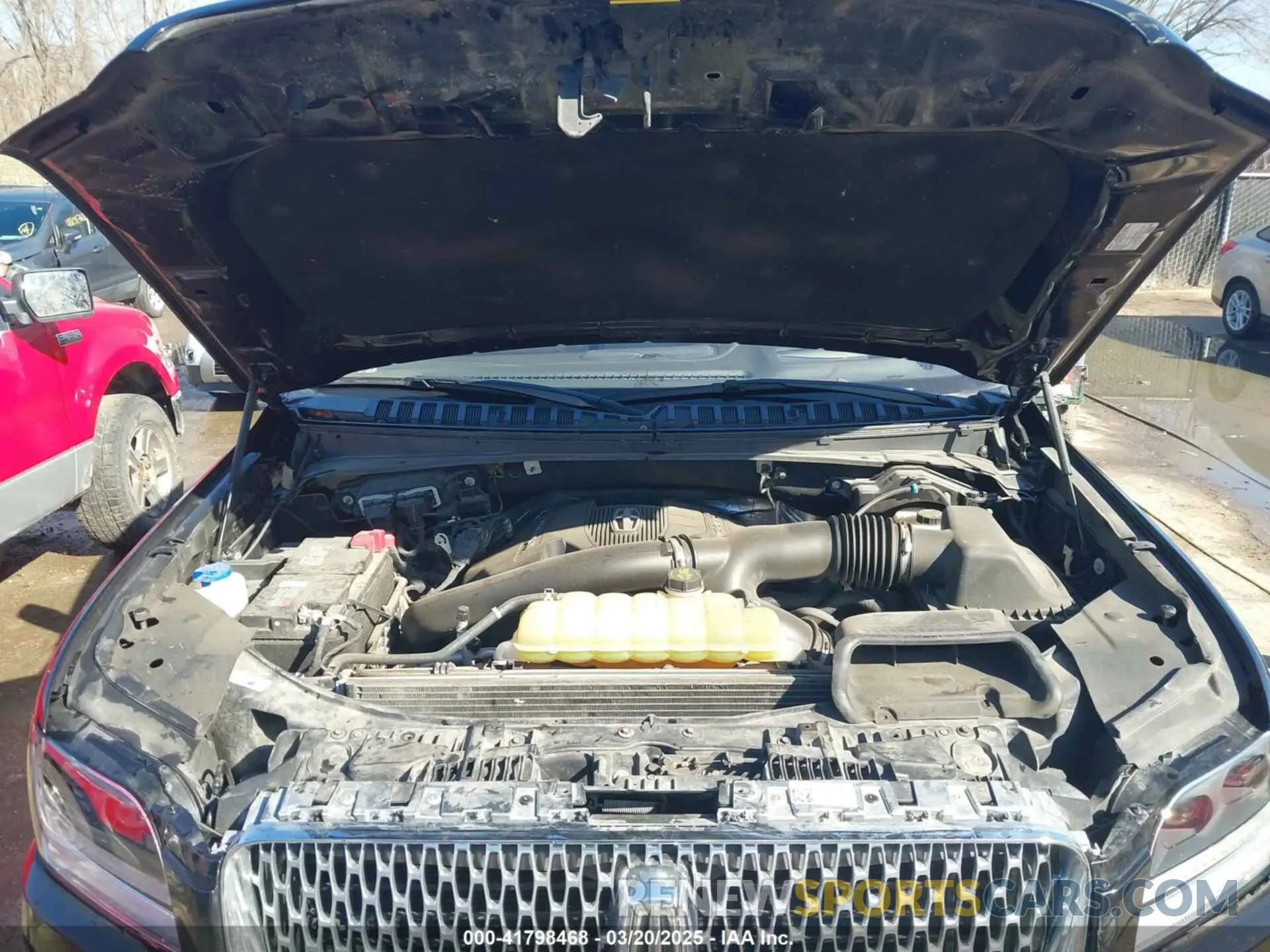 10 Фотография поврежденного автомобиля 5LMJJ2LT4KEL24070 LINCOLN NAVIGATOR 2019