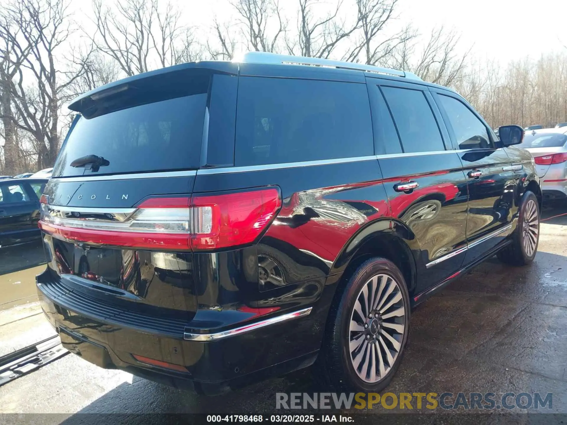 4 Фотография поврежденного автомобиля 5LMJJ2LT4KEL24070 LINCOLN NAVIGATOR 2019