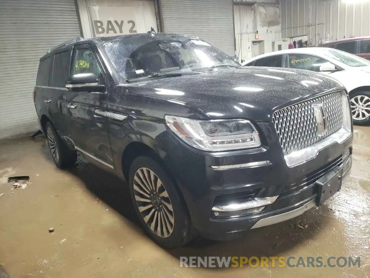 4 Photograph of a damaged car 5LMJJ2LT5KEL17211 LINCOLN NAVIGATOR 2019