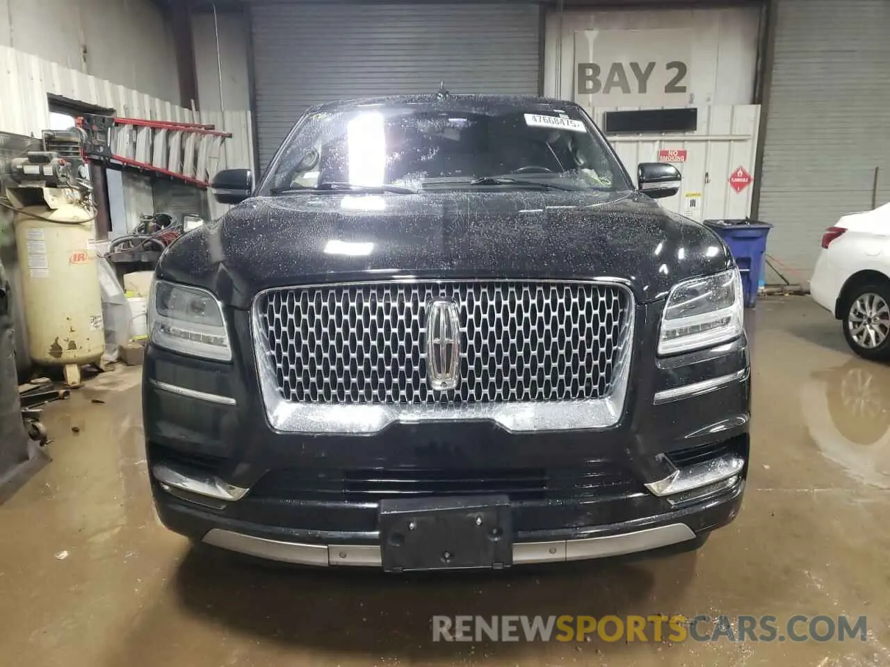 5 Photograph of a damaged car 5LMJJ2LT5KEL17211 LINCOLN NAVIGATOR 2019