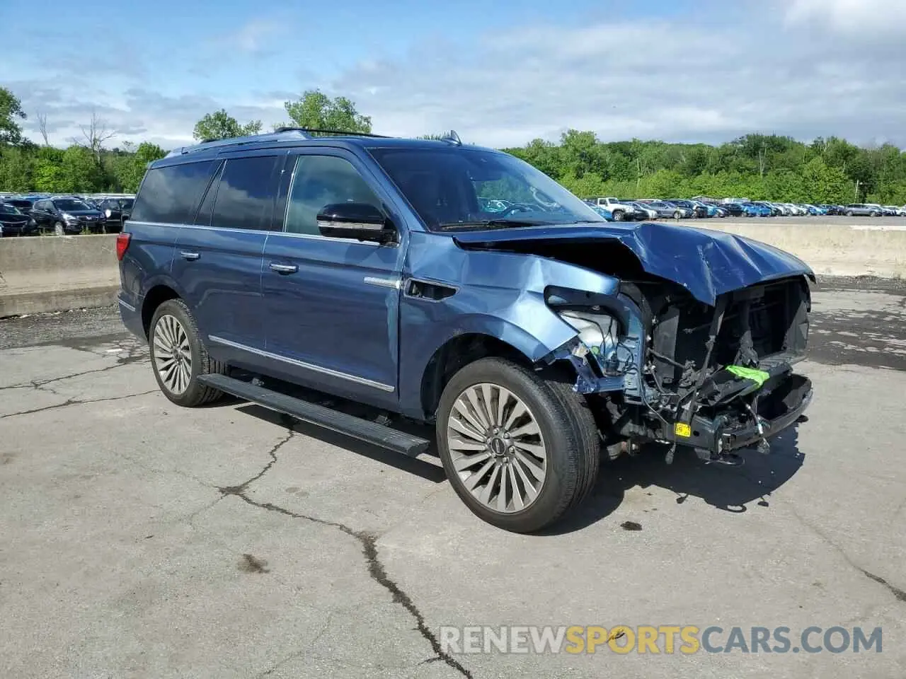 4 Photograph of a damaged car 5LMJJ2LT7KEL14794 LINCOLN NAVIGATOR 2019