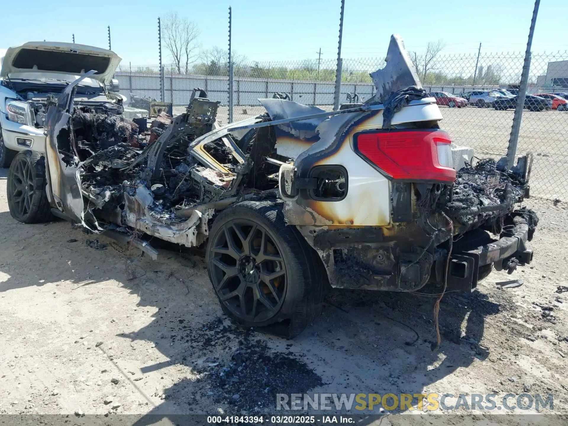 3 Photograph of a damaged car 5LMJJ2LT8KEL10835 LINCOLN NAVIGATOR 2019