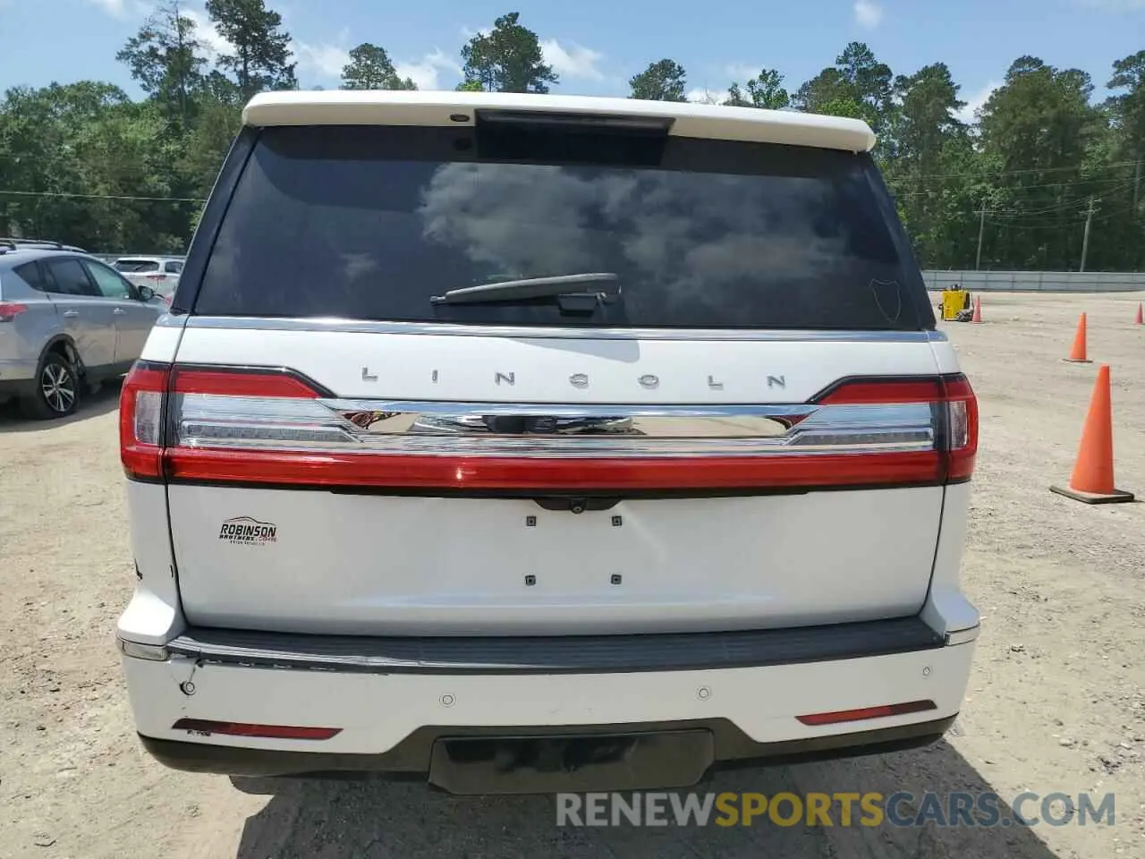 6 Фотография поврежденного автомобиля 5LMJJ2LT9KEL13923 LINCOLN NAVIGATOR 2019