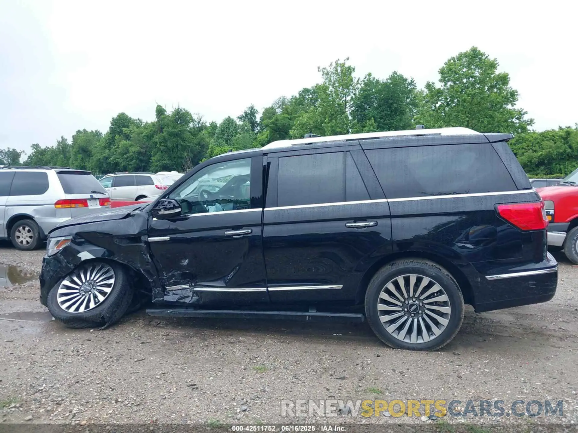 15 Фотография поврежденного автомобиля 5LMJJ2LT9KEL17079 LINCOLN NAVIGATOR 2019
