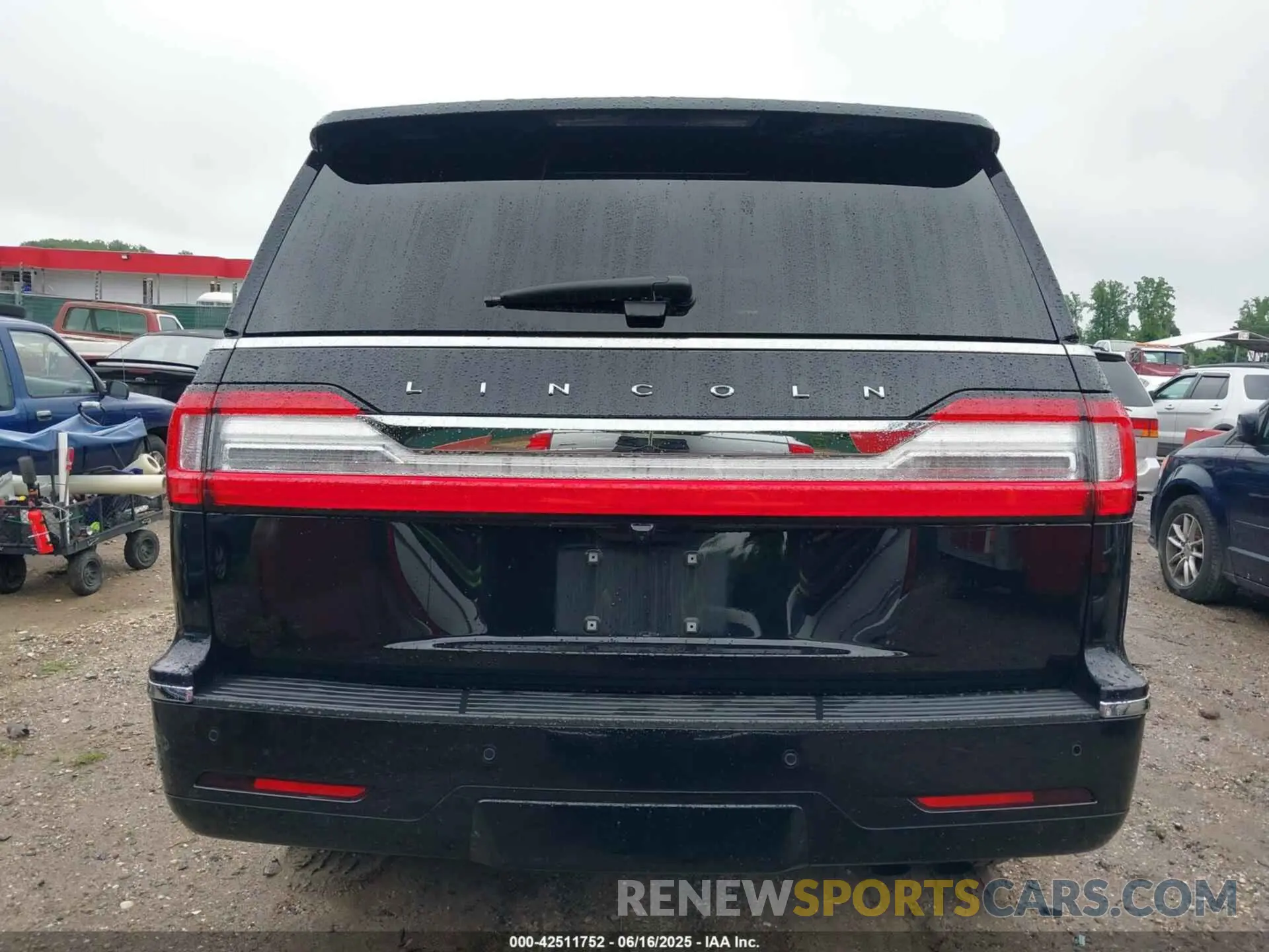 17 Фотография поврежденного автомобиля 5LMJJ2LT9KEL17079 LINCOLN NAVIGATOR 2019
