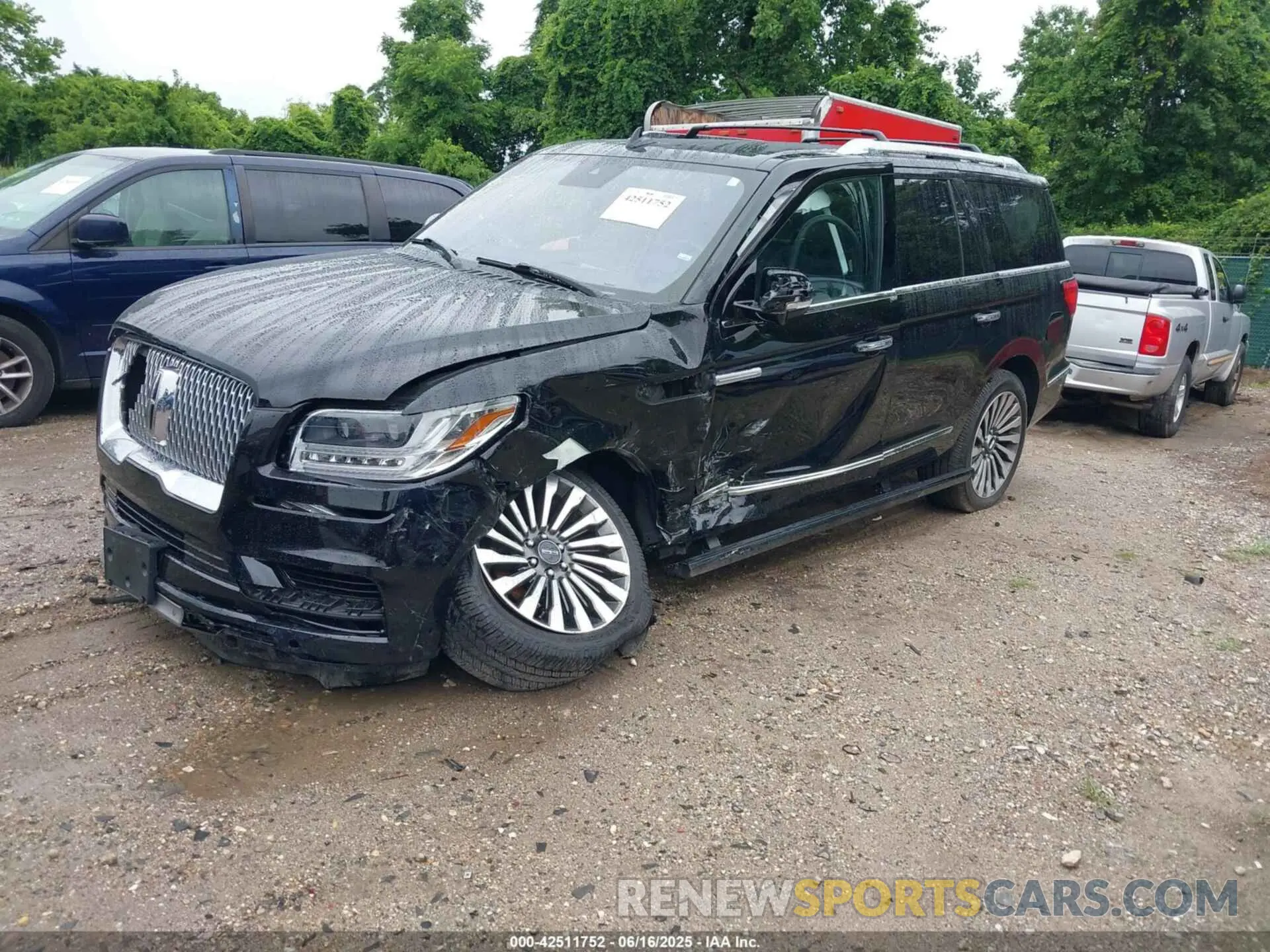 2 Фотография поврежденного автомобиля 5LMJJ2LT9KEL17079 LINCOLN NAVIGATOR 2019