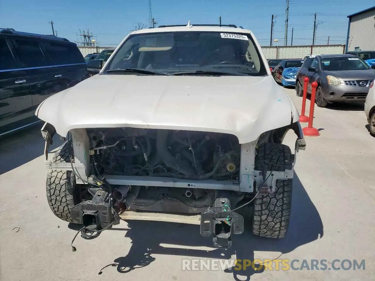 5 Photograph of a damaged car 5LMJJ2LT9KEL24193 LINCOLN NAVIGATOR 2019