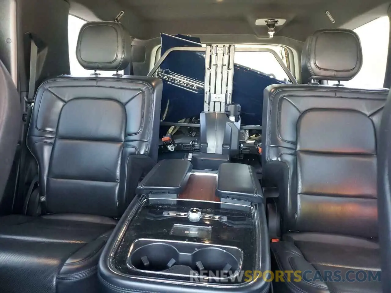 10 Фотография поврежденного автомобиля 5LMJJ3LT0KEL08356 LINCOLN NAVIGATOR 2019
