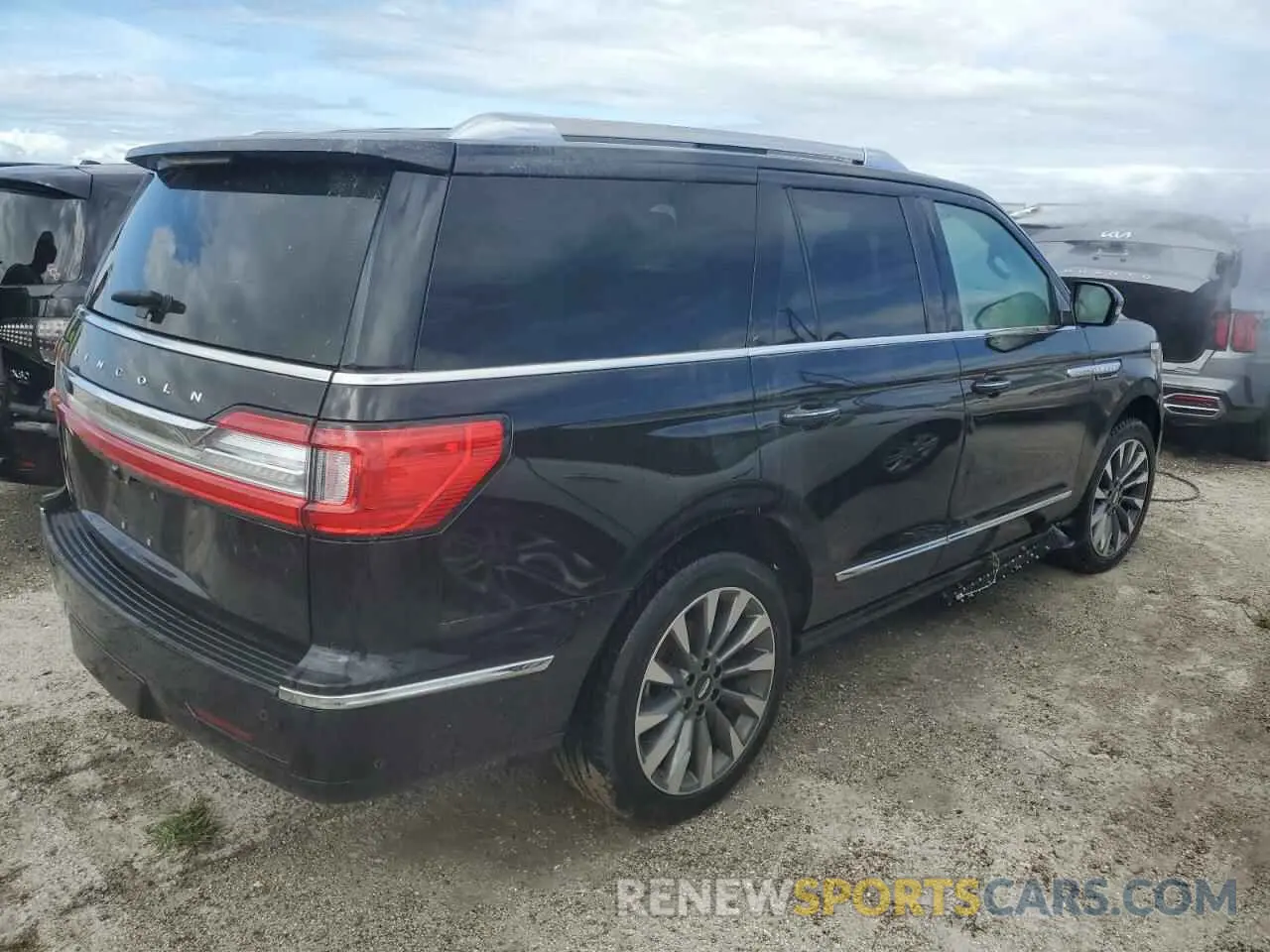 3 Фотография поврежденного автомобиля 5LMJJ2LT5LEL03276 LINCOLN NAVIGATOR 2020