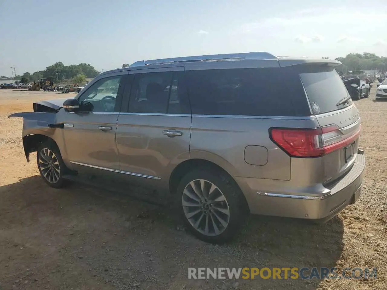 2 Photograph of a damaged car 5LMJJ2LT5LEL15525 LINCOLN NAVIGATOR 2020