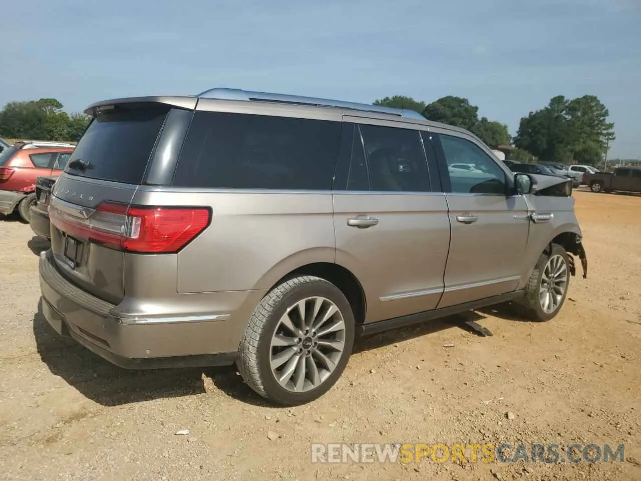 3 Photograph of a damaged car 5LMJJ2LT5LEL15525 LINCOLN NAVIGATOR 2020