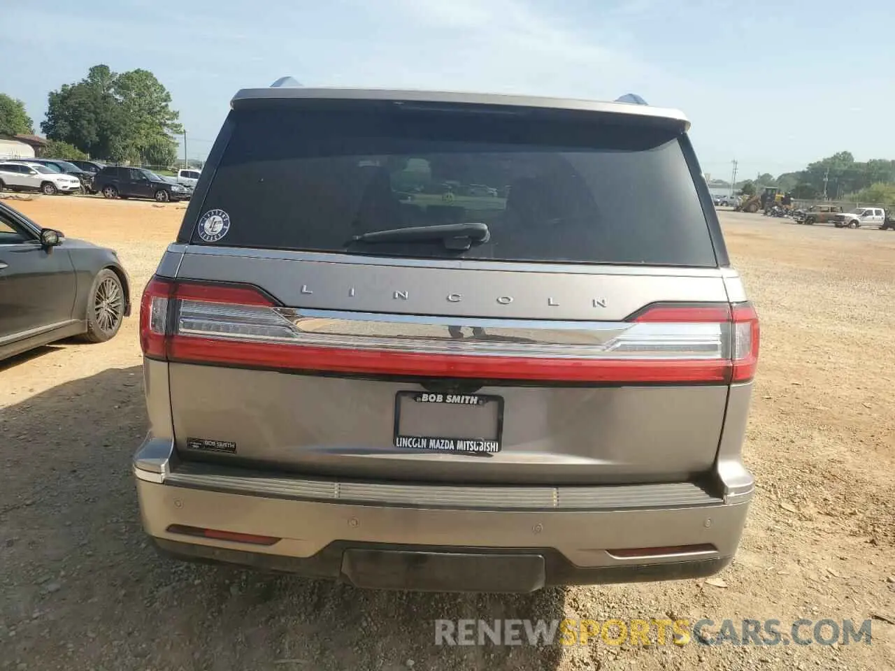 6 Photograph of a damaged car 5LMJJ2LT5LEL15525 LINCOLN NAVIGATOR 2020