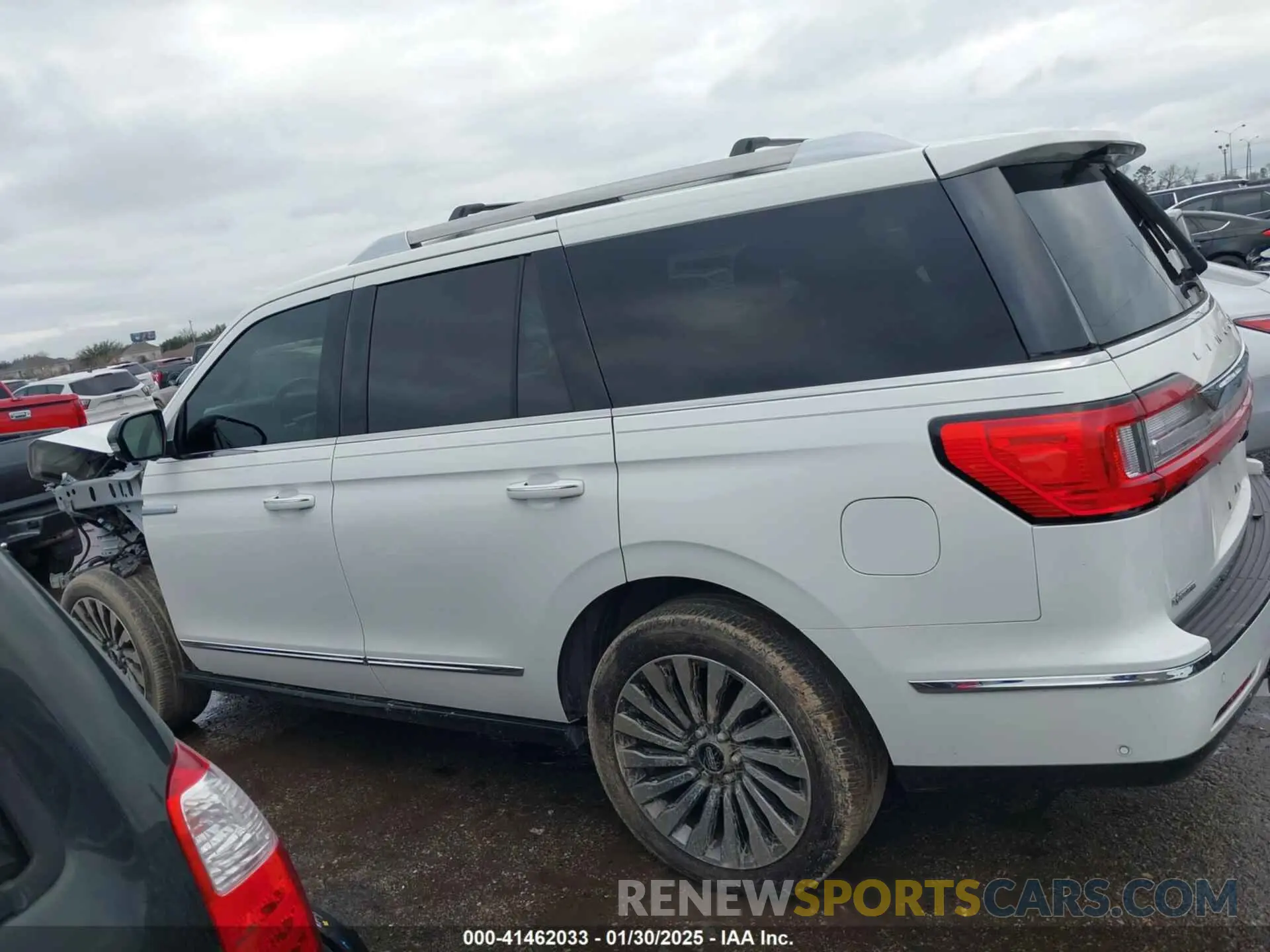 15 Photograph of a damaged car 5LMJJ2LT7LEL05241 LINCOLN NAVIGATOR 2020