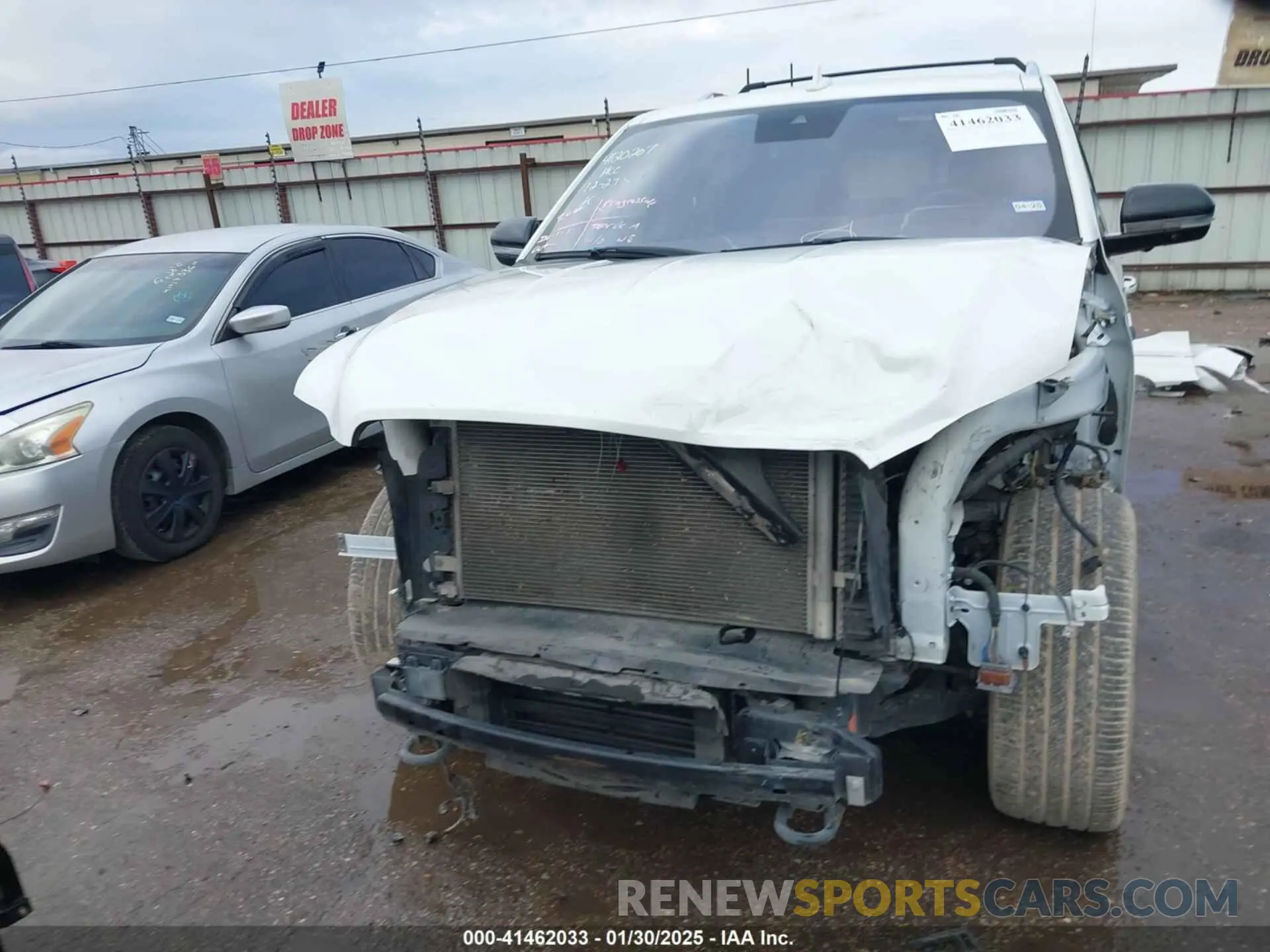 6 Photograph of a damaged car 5LMJJ2LT7LEL05241 LINCOLN NAVIGATOR 2020