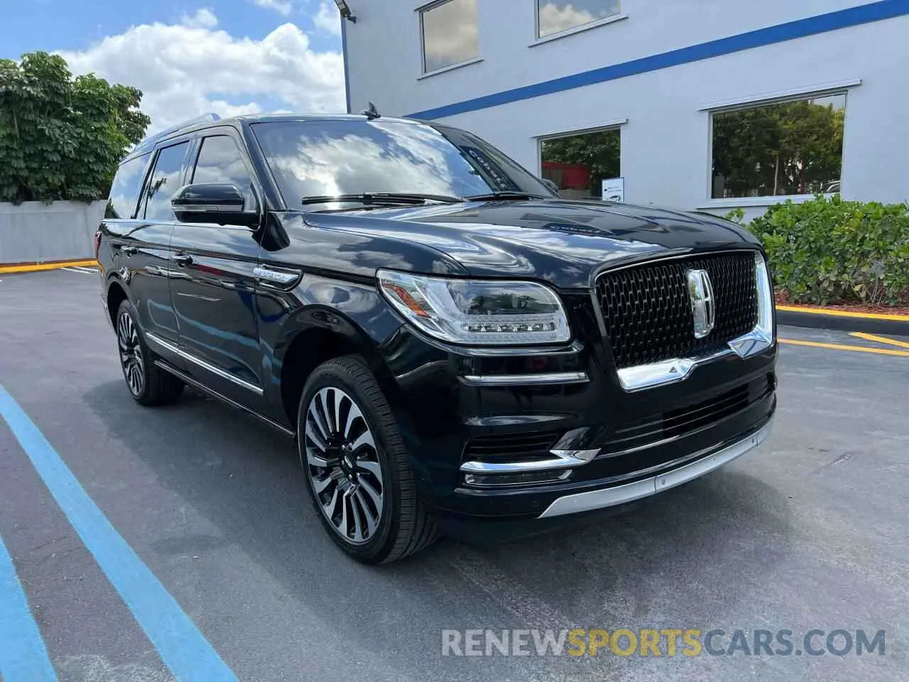 1 Фотография поврежденного автомобиля 5LMJJ2LTXLEL22535 LINCOLN NAVIGATOR 2020
