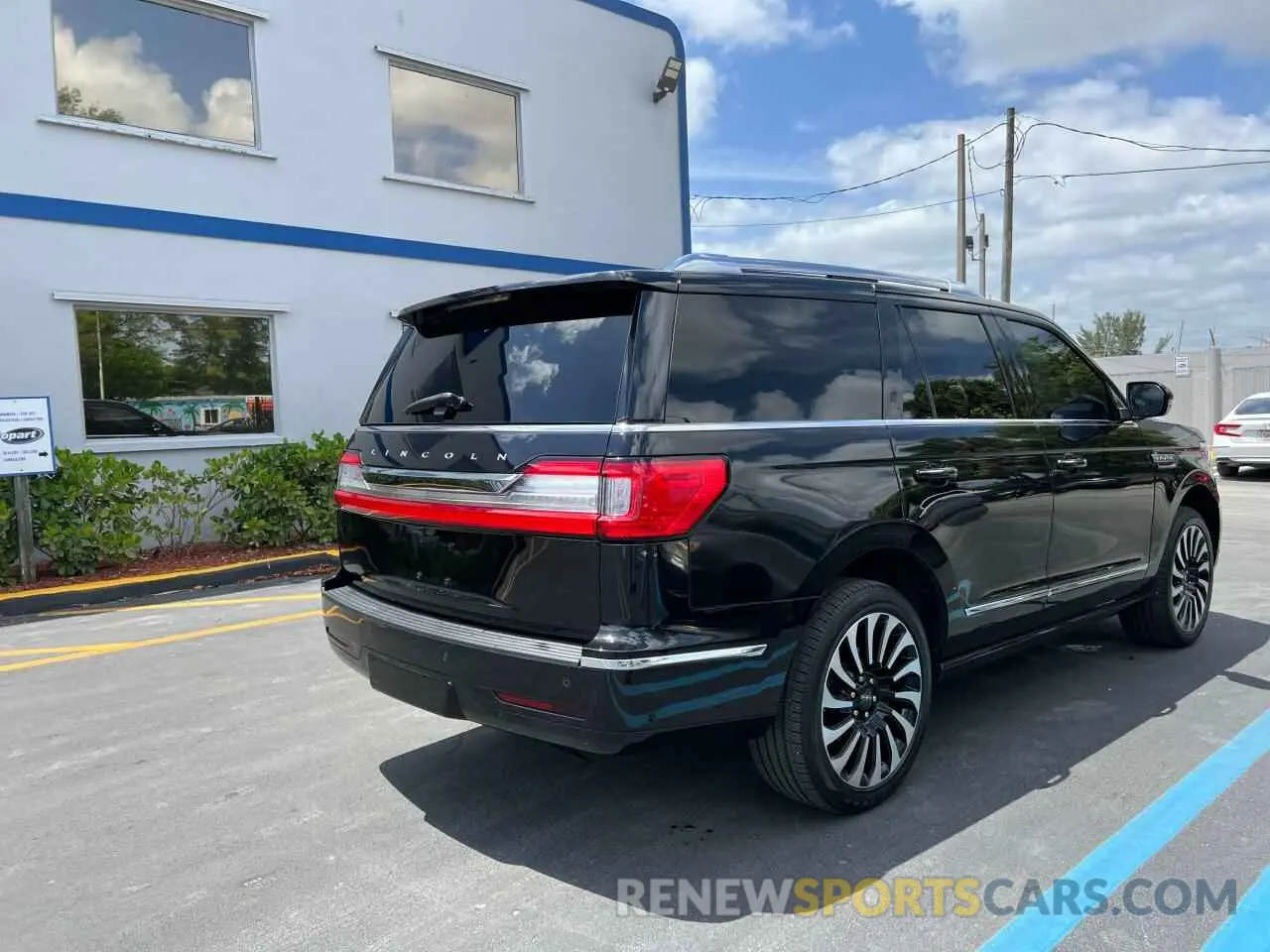 4 Фотография поврежденного автомобиля 5LMJJ2LTXLEL22535 LINCOLN NAVIGATOR 2020