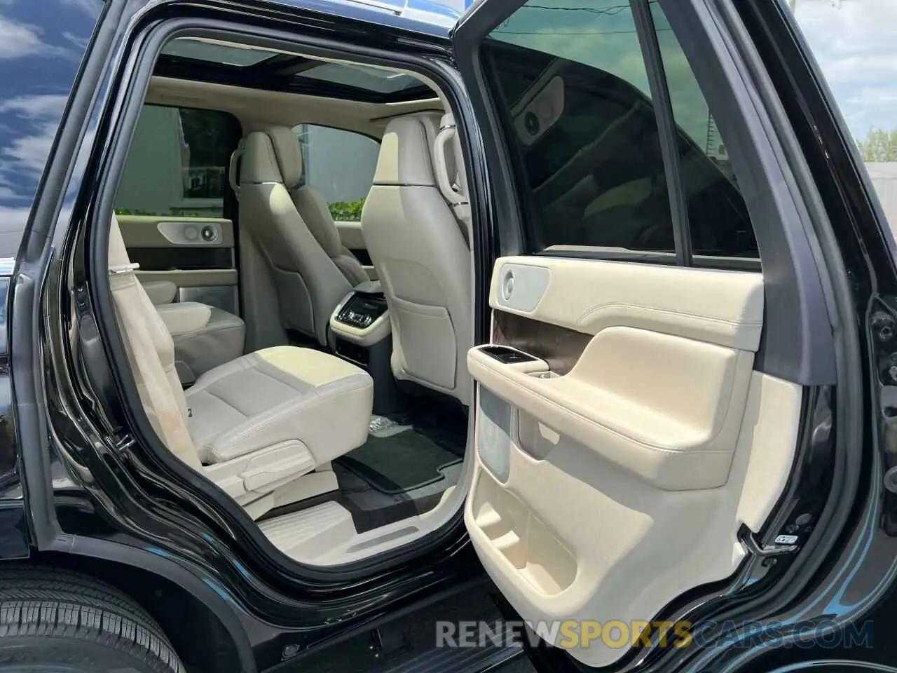 6 Фотография поврежденного автомобиля 5LMJJ2LTXLEL22535 LINCOLN NAVIGATOR 2020