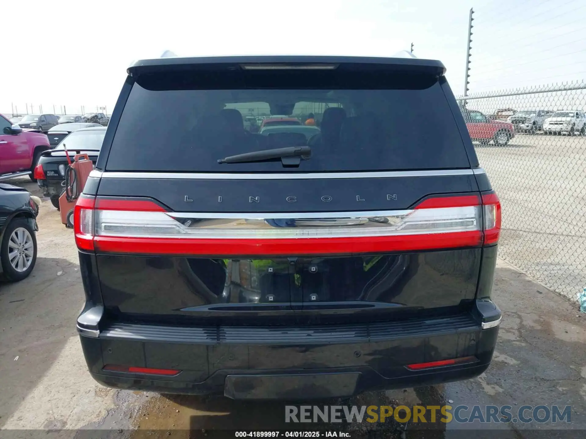 16 Photograph of a damaged car 5LMJJ2TTXLEL17917 LINCOLN NAVIGATOR 2020