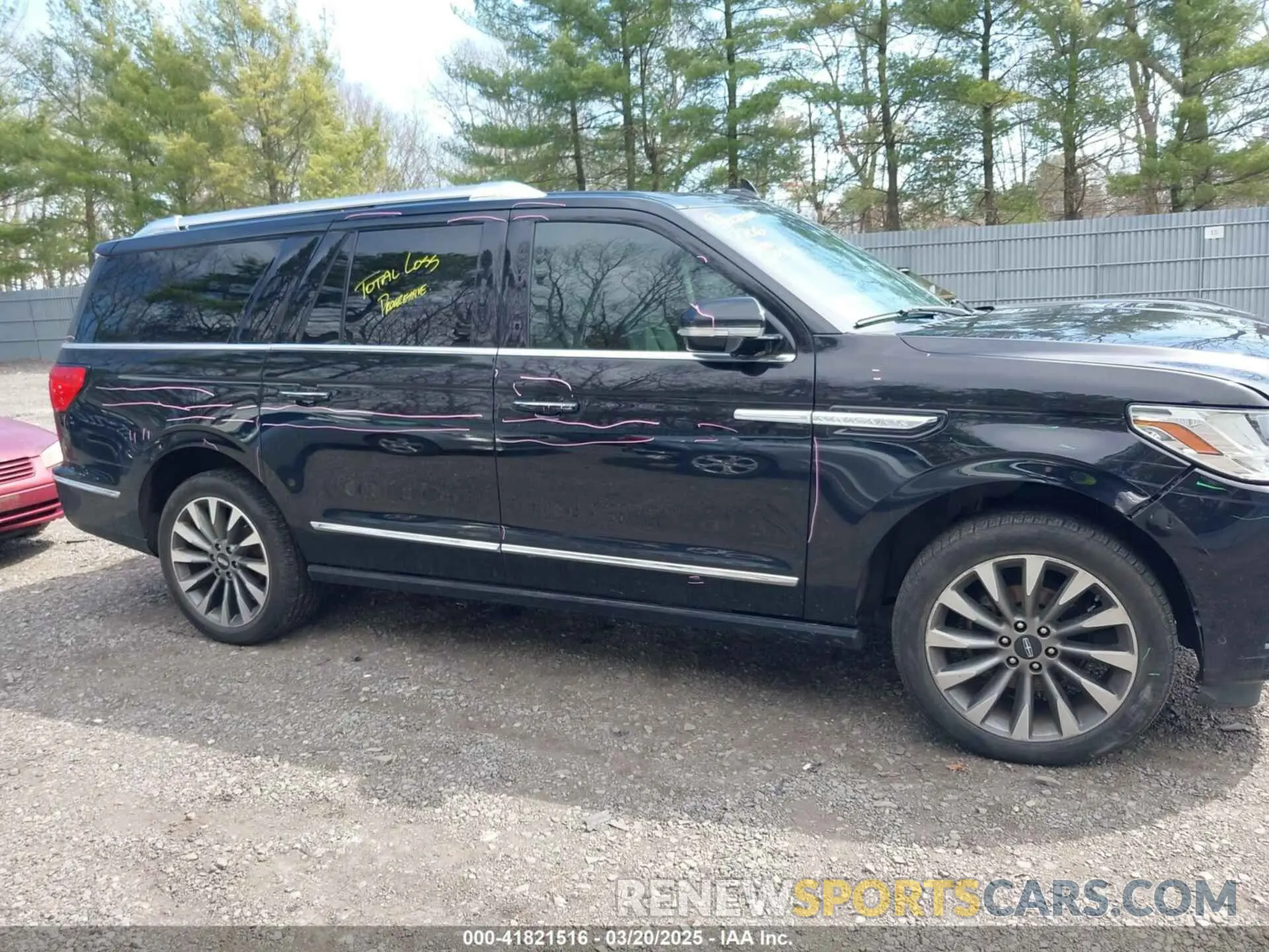 13 Photograph of a damaged car 5LMJJ3LT7LEL04385 LINCOLN NAVIGATOR 2020
