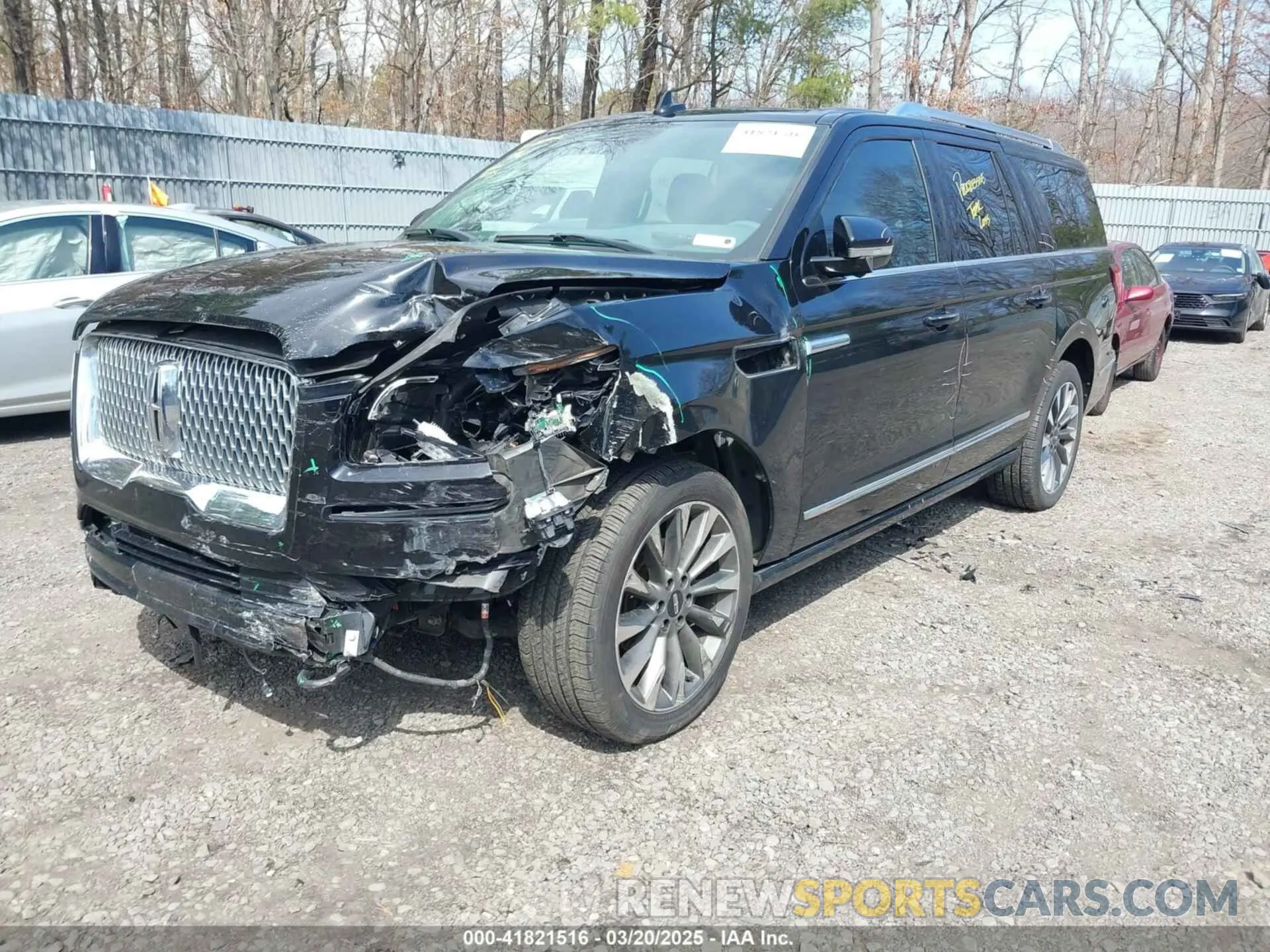2 Photograph of a damaged car 5LMJJ3LT7LEL04385 LINCOLN NAVIGATOR 2020