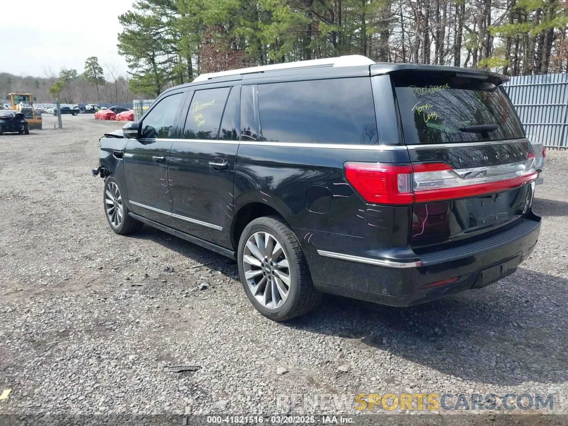 3 Photograph of a damaged car 5LMJJ3LT7LEL04385 LINCOLN NAVIGATOR 2020