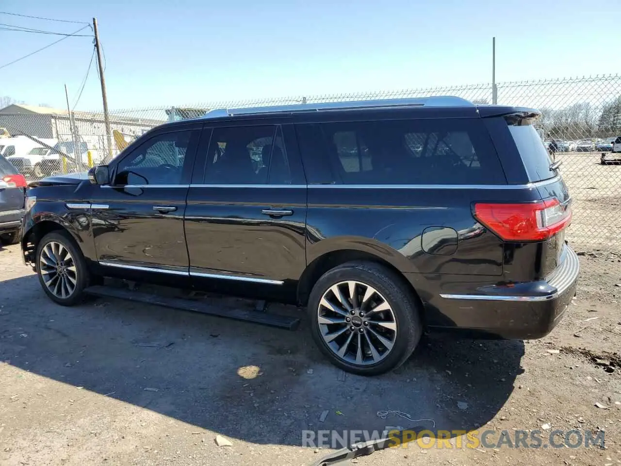 2 Photograph of a damaged car 5LMJJ3LTXLEL01870 LINCOLN NAVIGATOR 2020
