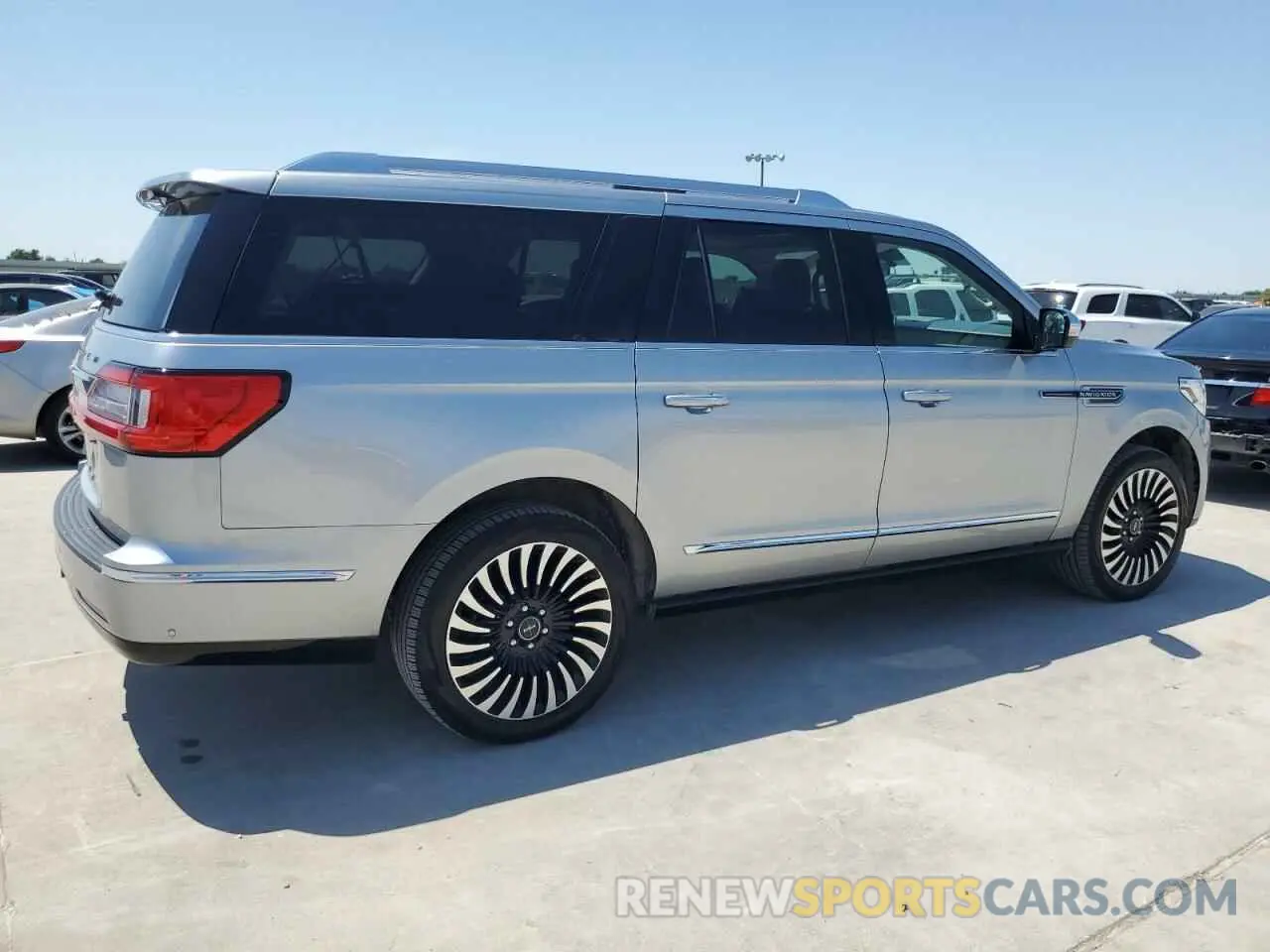3 Фотография поврежденного автомобиля 5LMJJ3TT5LEL05146 LINCOLN NAVIGATOR 2020
