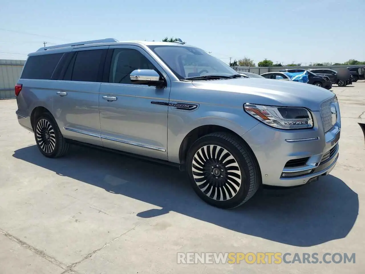 4 Фотография поврежденного автомобиля 5LMJJ3TT5LEL05146 LINCOLN NAVIGATOR 2020