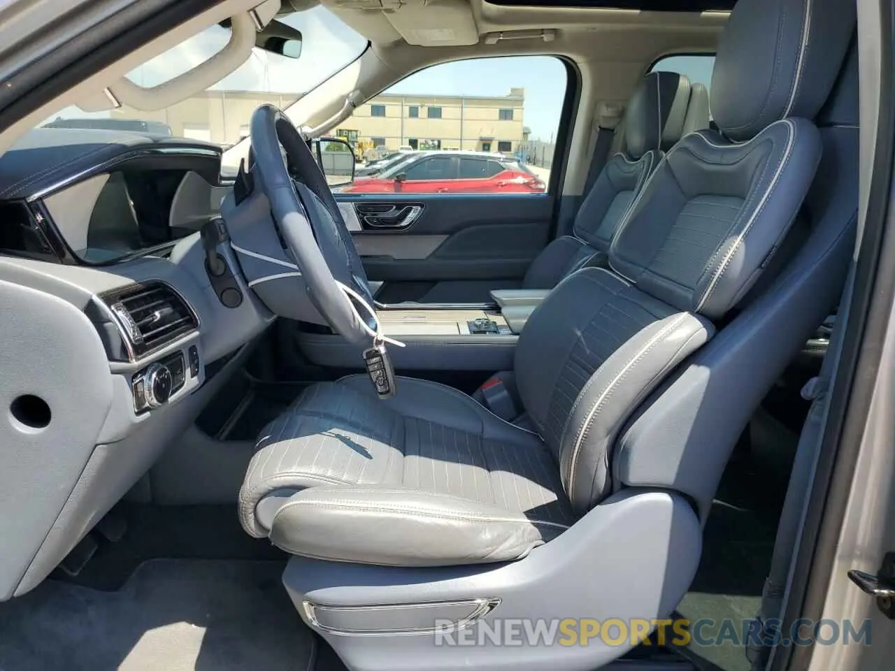 7 Фотография поврежденного автомобиля 5LMJJ3TT5LEL05146 LINCOLN NAVIGATOR 2020