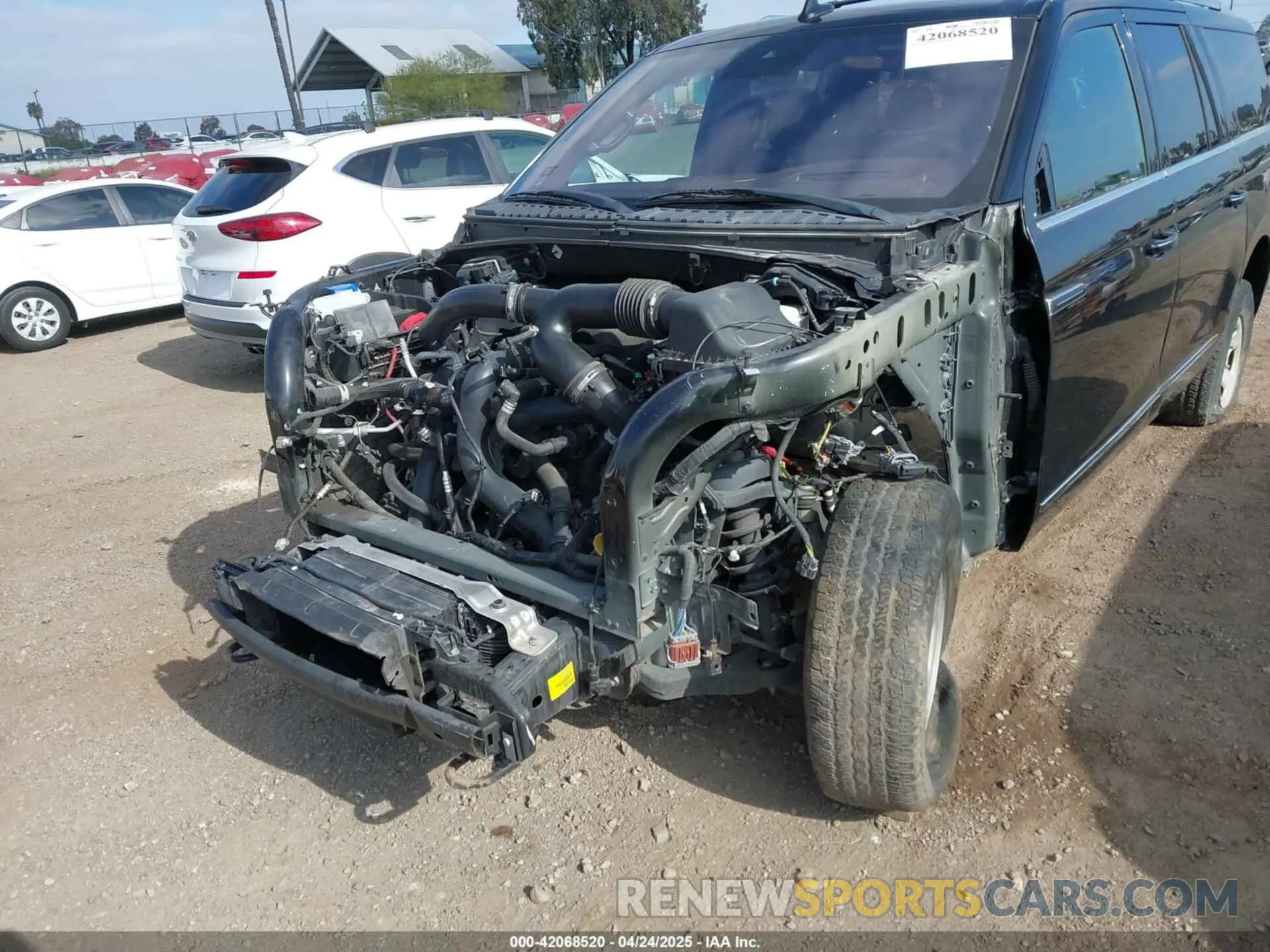 6 Photograph of a damaged car 5LMJJ3TT6LEL09528 LINCOLN NAVIGATOR 2020