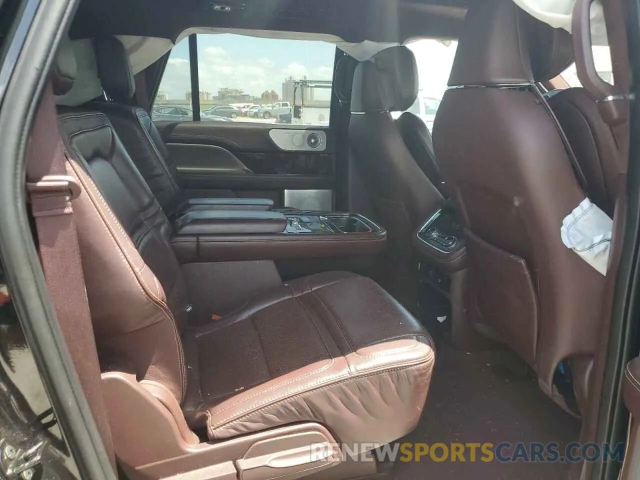 11 Photograph of a damaged car 5LMJJ3TTXLEL16191 LINCOLN NAVIGATOR 2020