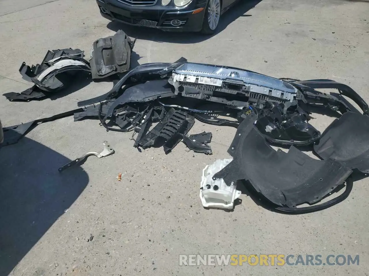 13 Photograph of a damaged car 5LMJJ3TTXLEL16191 LINCOLN NAVIGATOR 2020