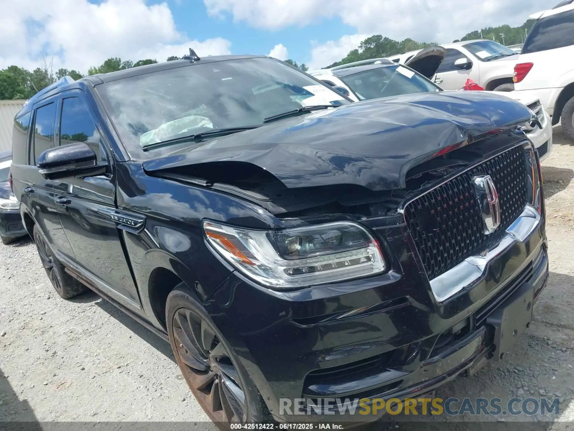 1 Фотография поврежденного автомобиля 5LMJJ2LT1MEL13840 LINCOLN NAVIGATOR 2021