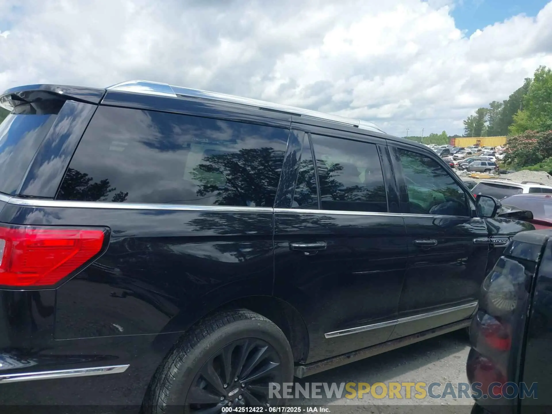 13 Фотография поврежденного автомобиля 5LMJJ2LT1MEL13840 LINCOLN NAVIGATOR 2021