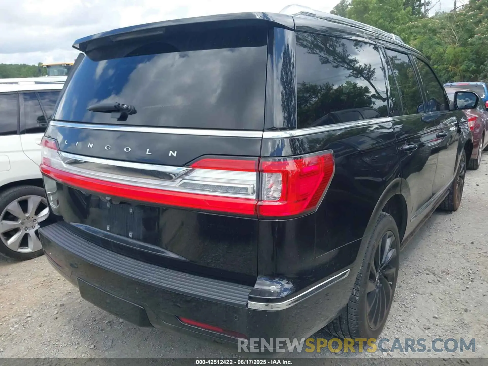 4 Фотография поврежденного автомобиля 5LMJJ2LT1MEL13840 LINCOLN NAVIGATOR 2021
