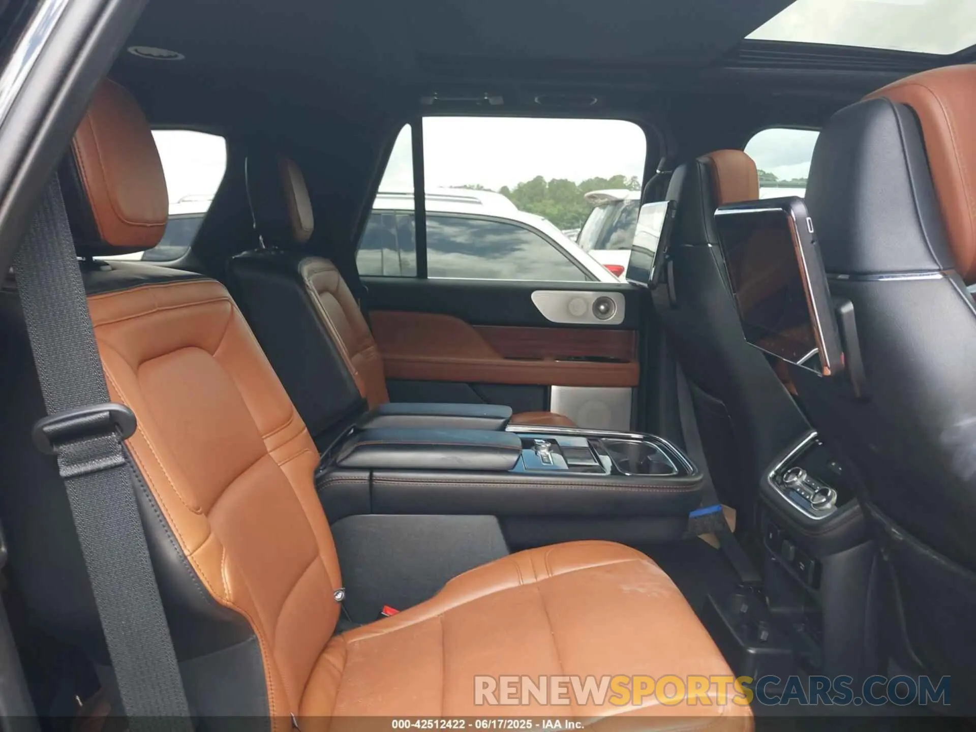 8 Фотография поврежденного автомобиля 5LMJJ2LT1MEL13840 LINCOLN NAVIGATOR 2021