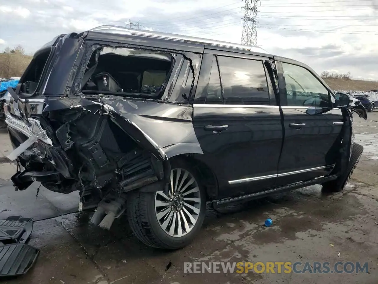 3 Photograph of a damaged car 5LMJJ2LT8MEL06240 LINCOLN NAVIGATOR 2021