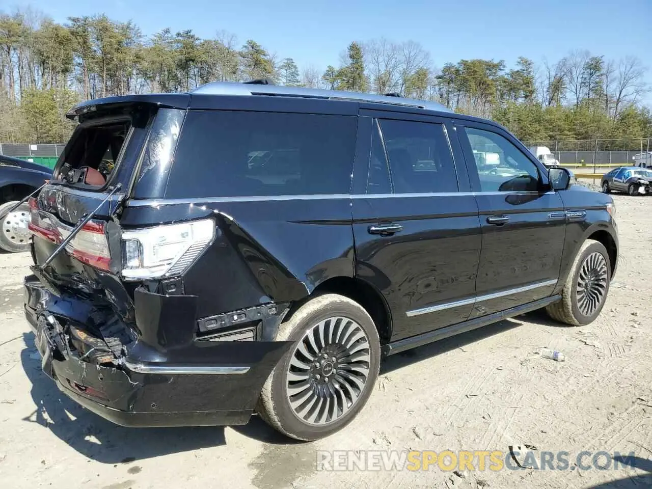 3 Photograph of a damaged car 5LMJJ2TT6MEL20329 LINCOLN NAVIGATOR 2021