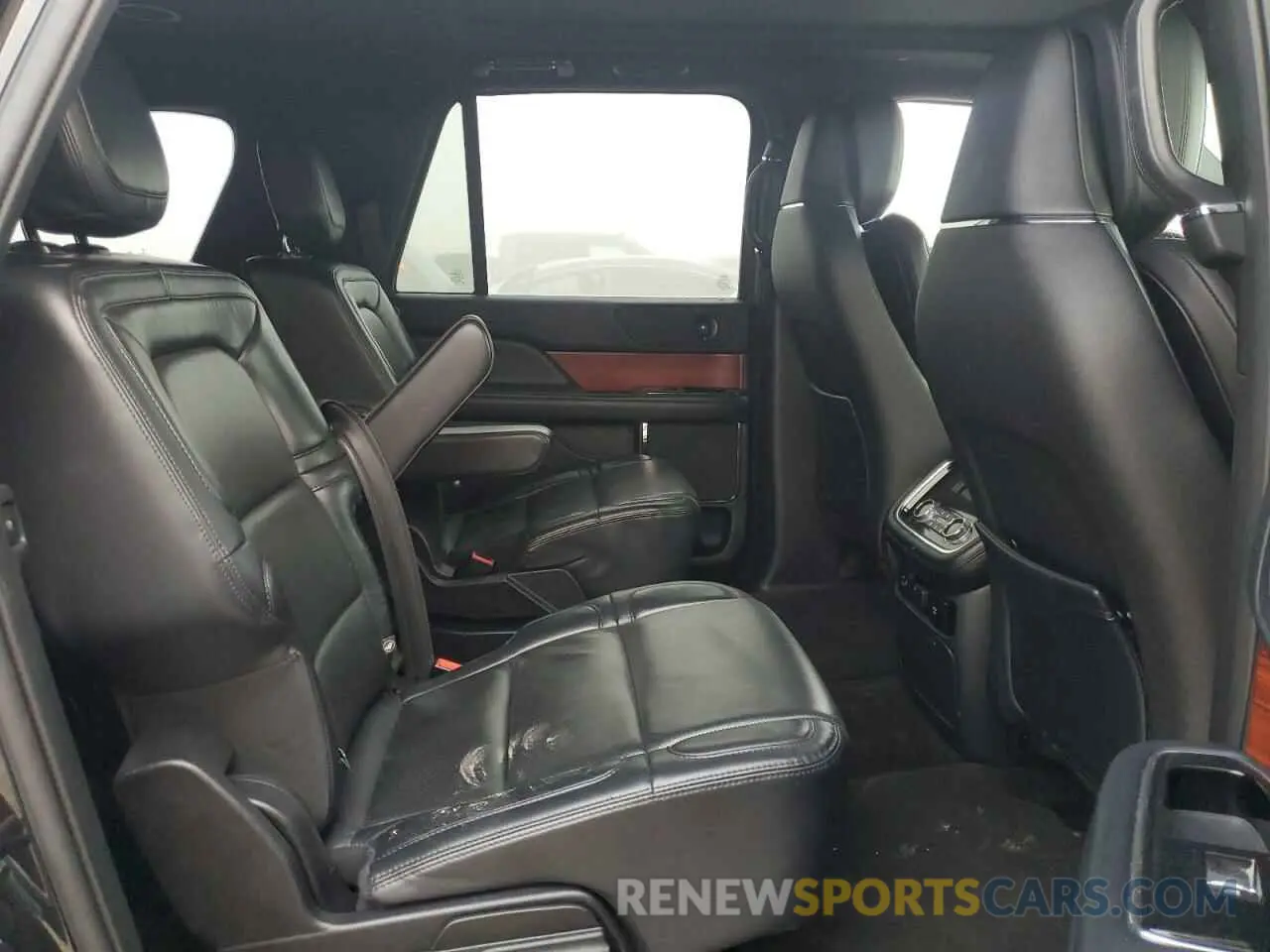 11 Фотография поврежденного автомобиля 5LMJJ3KT2MEL02854 LINCOLN NAVIGATOR 2021