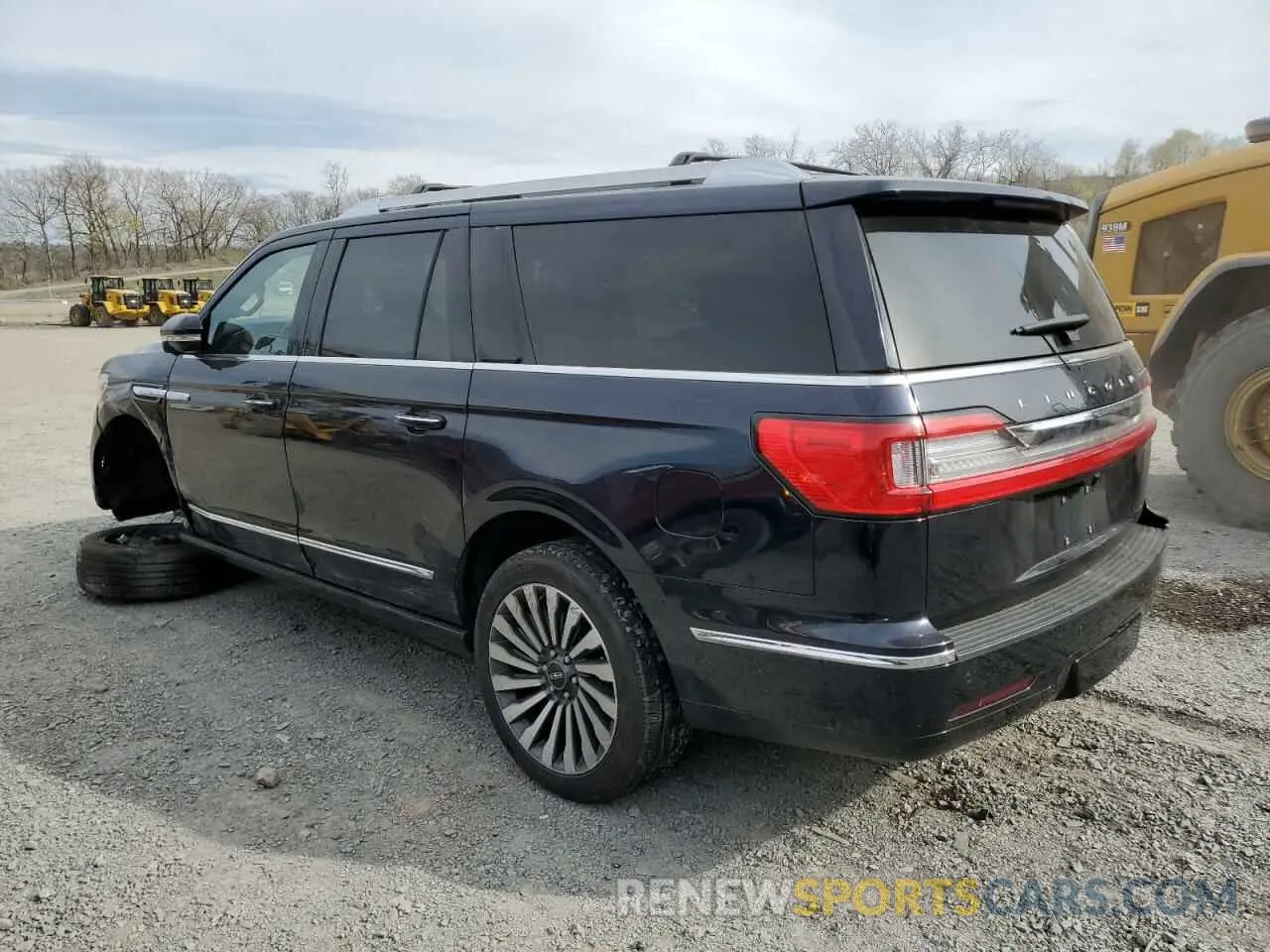 2 Photograph of a damaged car 5LMJJ3LT2MEL18762 LINCOLN NAVIGATOR 2021