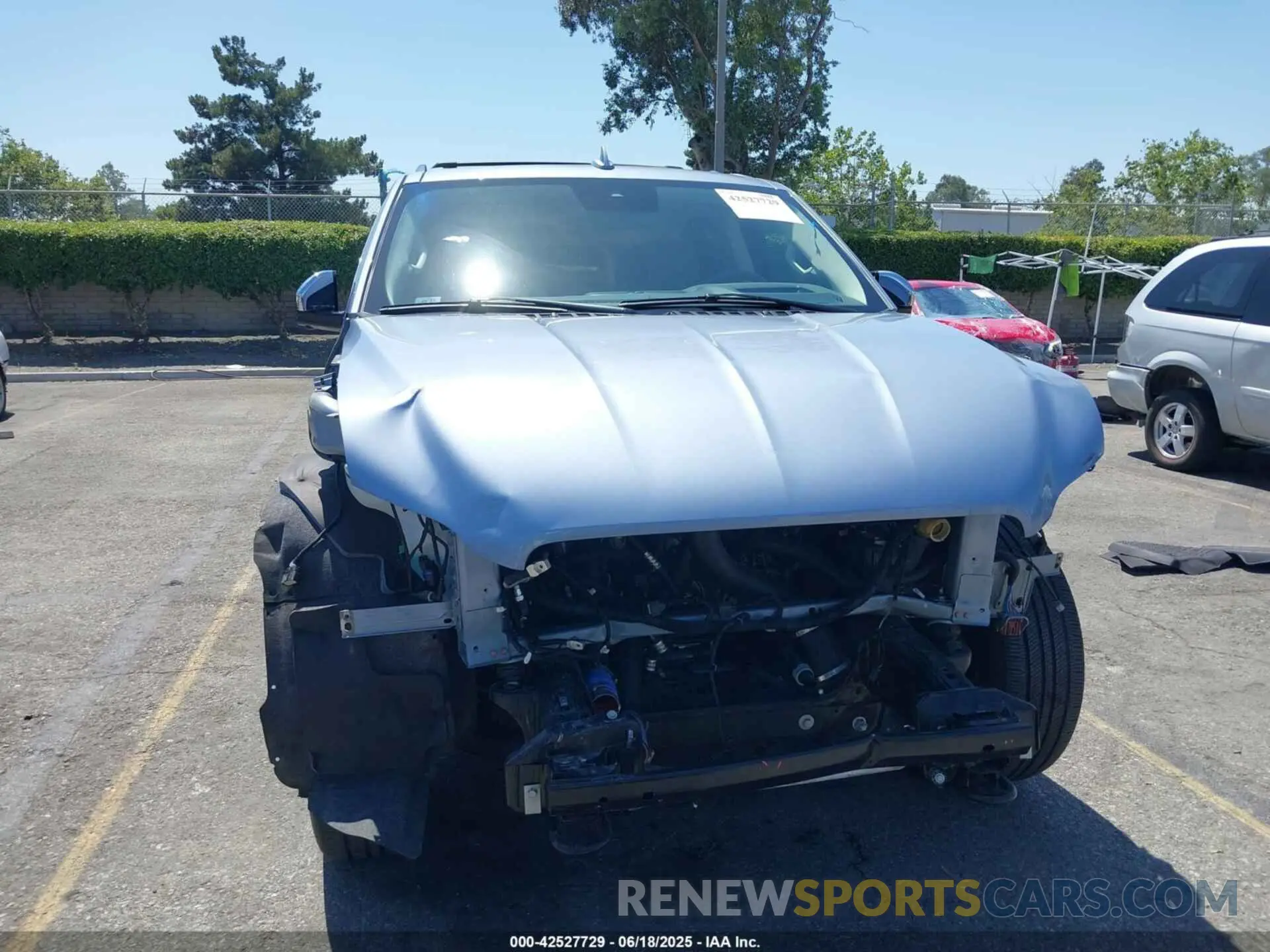 13 Photograph of a damaged car 5LMJJ3TT5MEL06864 LINCOLN NAVIGATOR 2021