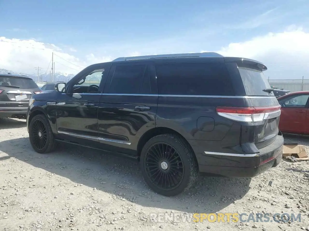 2 Photograph of a damaged car 5LMJJ2LT1NEL16478 LINCOLN NAVIGATOR 2022