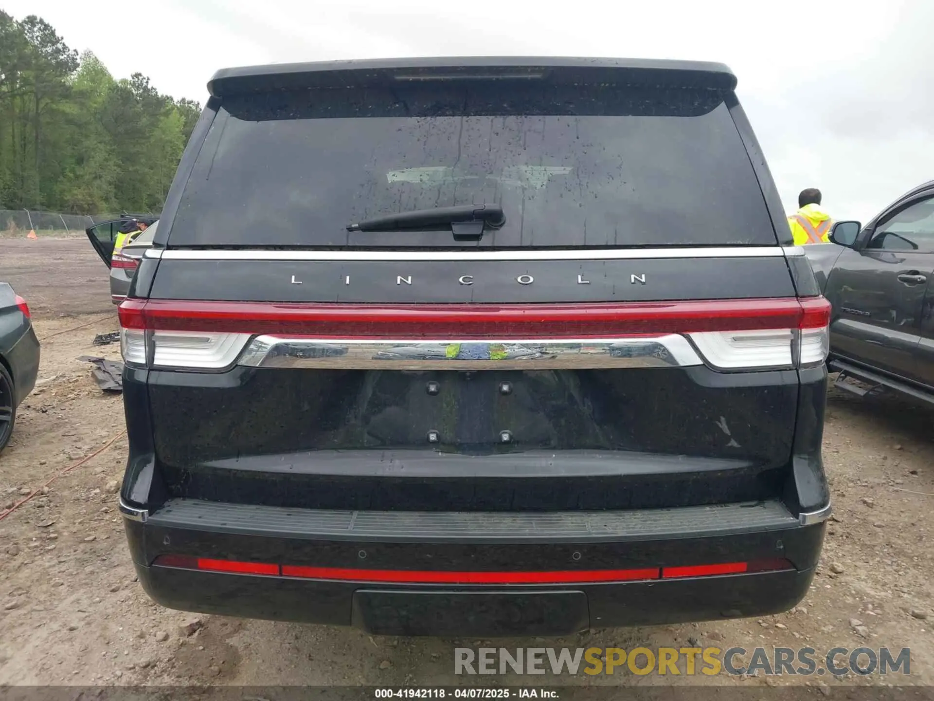 17 Фотография поврежденного автомобиля 5LMJJ2LT8NEL04005 LINCOLN NAVIGATOR 2022