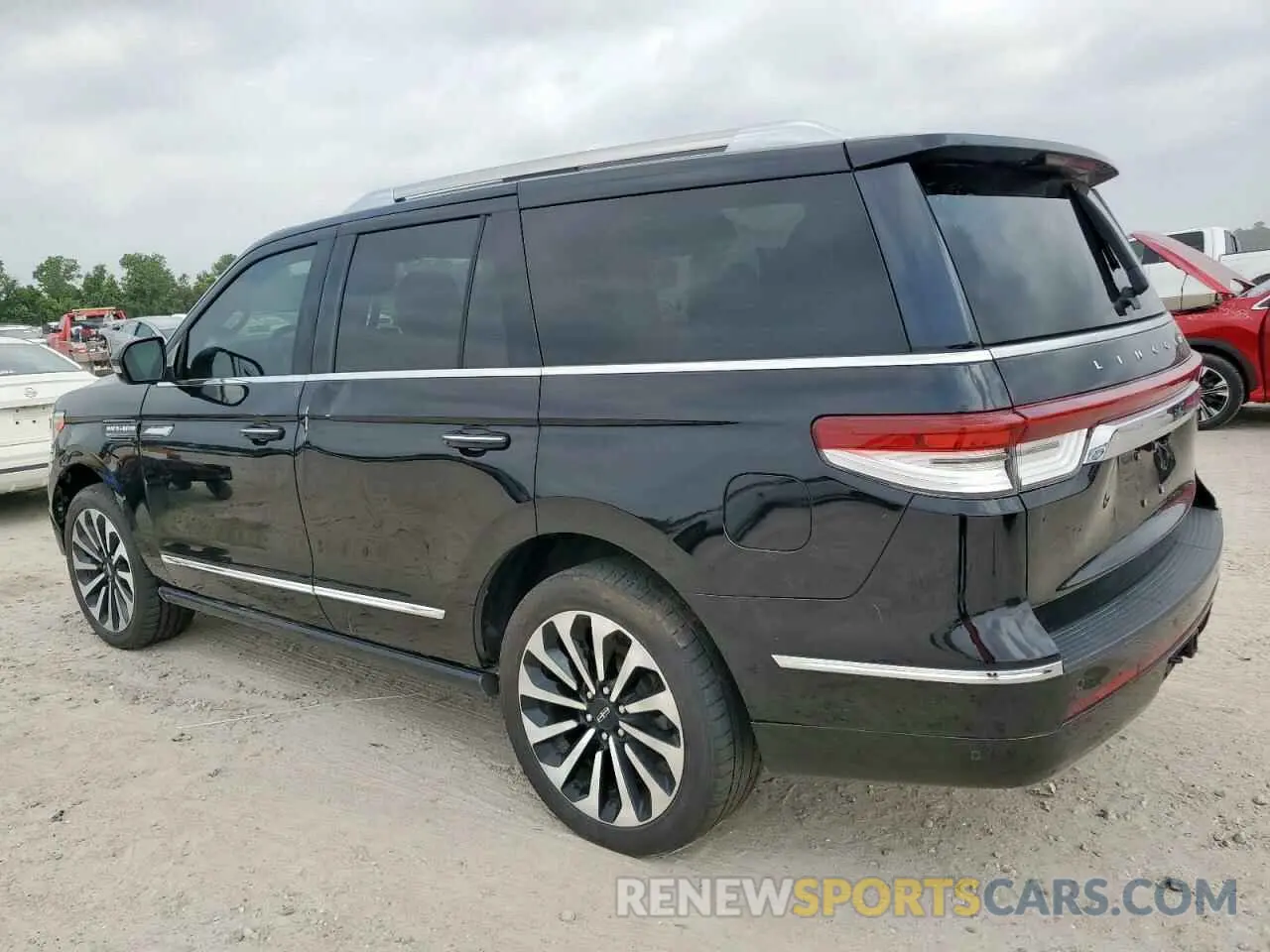 2 Фотография поврежденного автомобиля 5LMJJ2LT9NEL01131 LINCOLN NAVIGATOR 2022