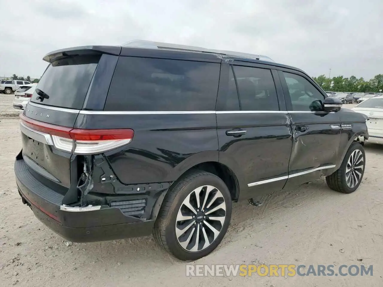 3 Фотография поврежденного автомобиля 5LMJJ2LT9NEL01131 LINCOLN NAVIGATOR 2022
